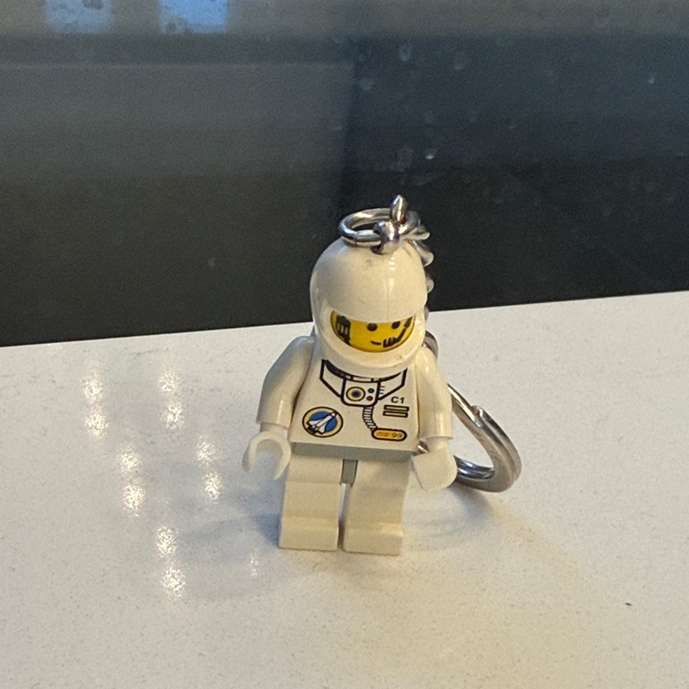 Lego White Astronaut Minifigure Keychain 3911
